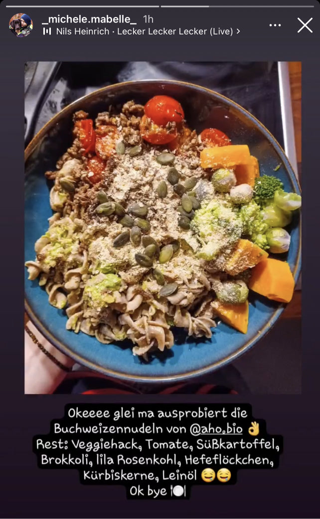 UGC AHO Buchweizensprossen Pasta Bowl mit Kürbiskernen