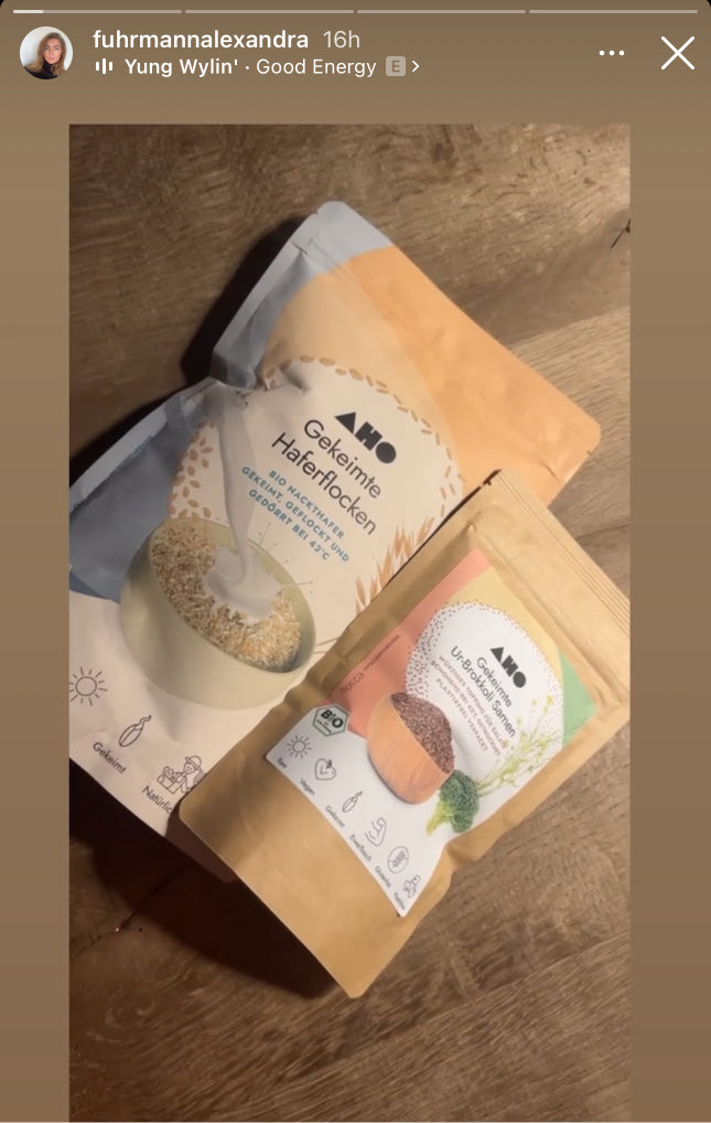 UGC AHO Gekeimte Ur-Brokkoli-Samen Verpackung Haferflocken Holztisch