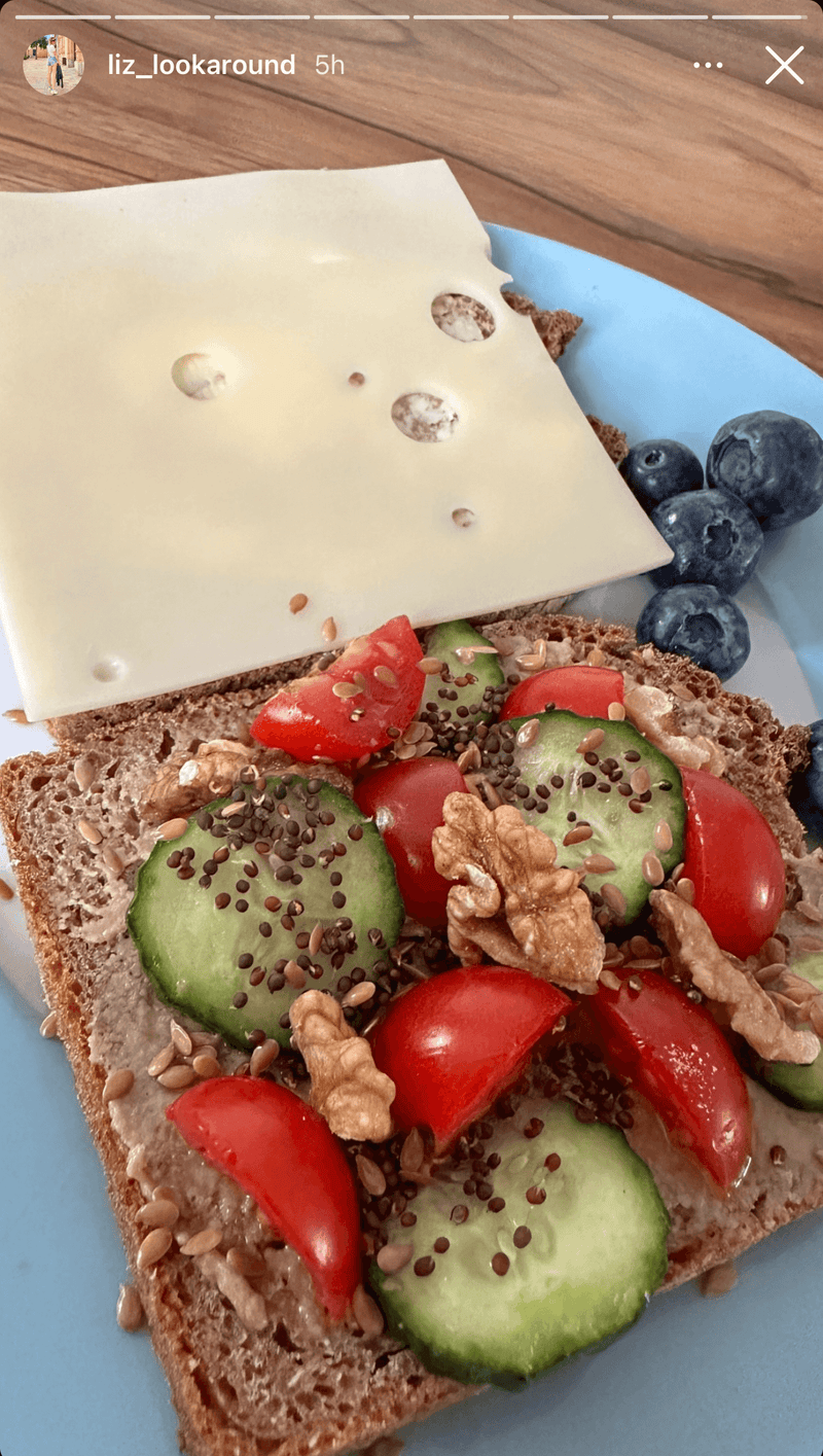 UGC AHO Gekeimte Urbrokkoli Samen auf Sprossen Brot mit aktivierten Walnüssen