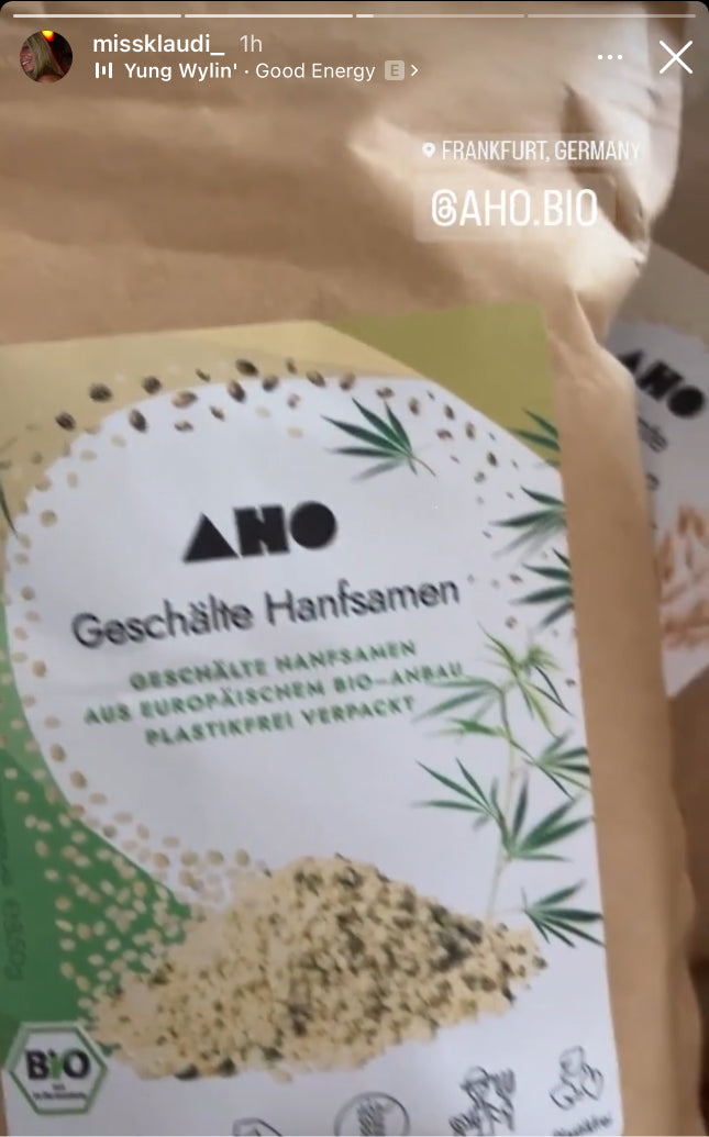 UGC AHO Geschälte Hanfsamen Verpackung verschwommen