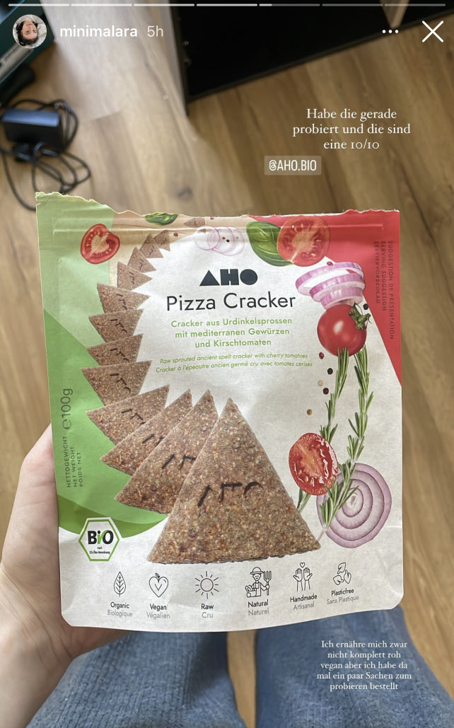 UGC AHO Pizza Cracker Verpackung Holzboden