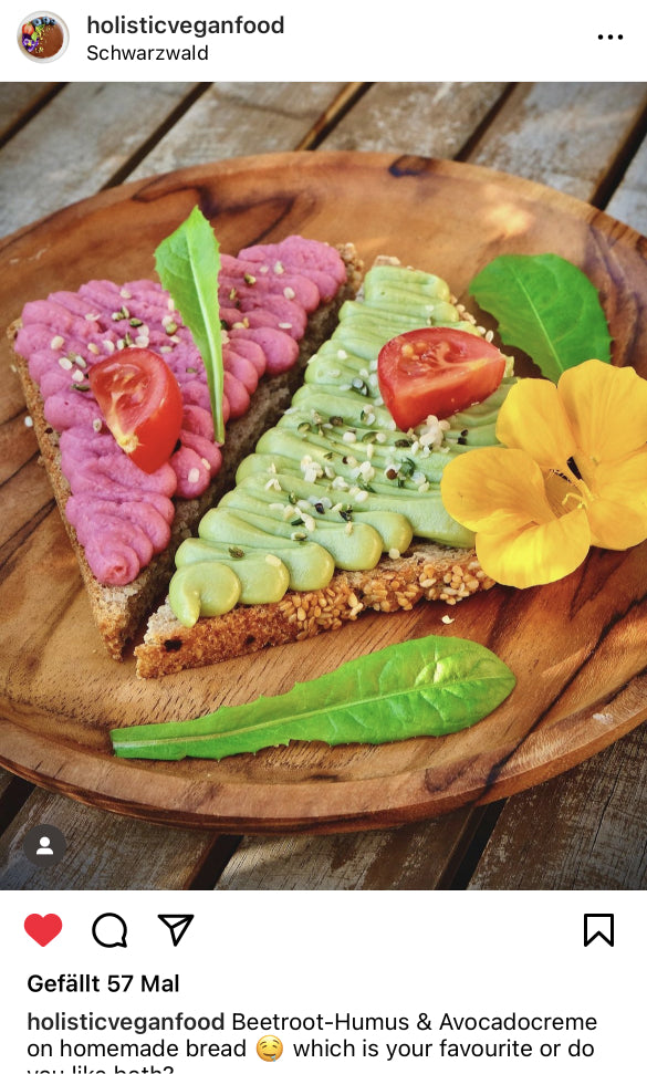 UGC AHO Sprossen Mehl Brot belegt Avocadocreme roote beete