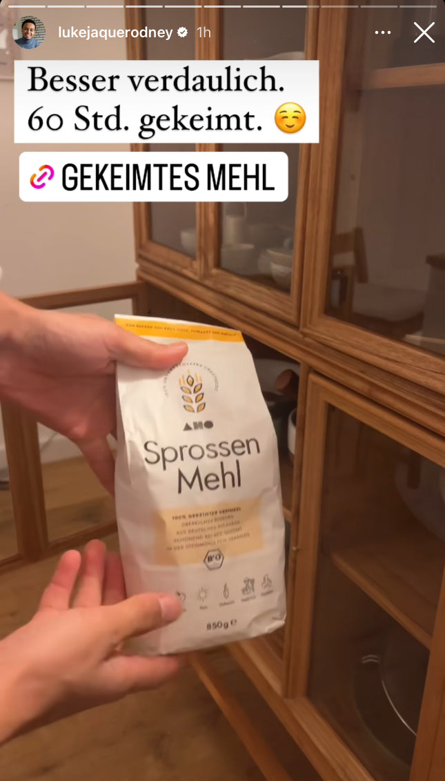 UGC AHO Sprossen Mehl Verpackung vor Glasvitrine