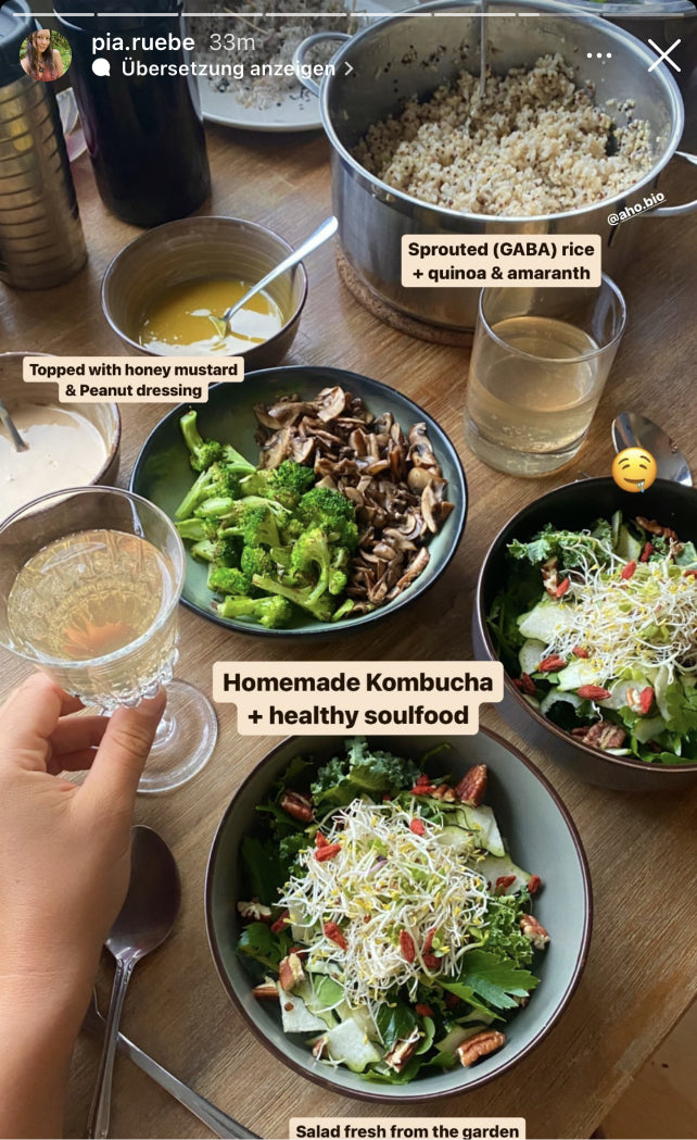 UGC AHO Sprossen Reis Essen auf Holztisch