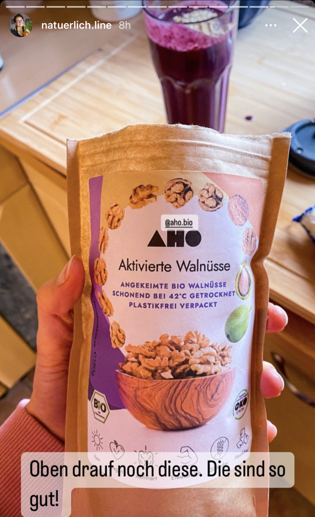 UGC AHO aktivierte Walnüsse Verpackung in Hand