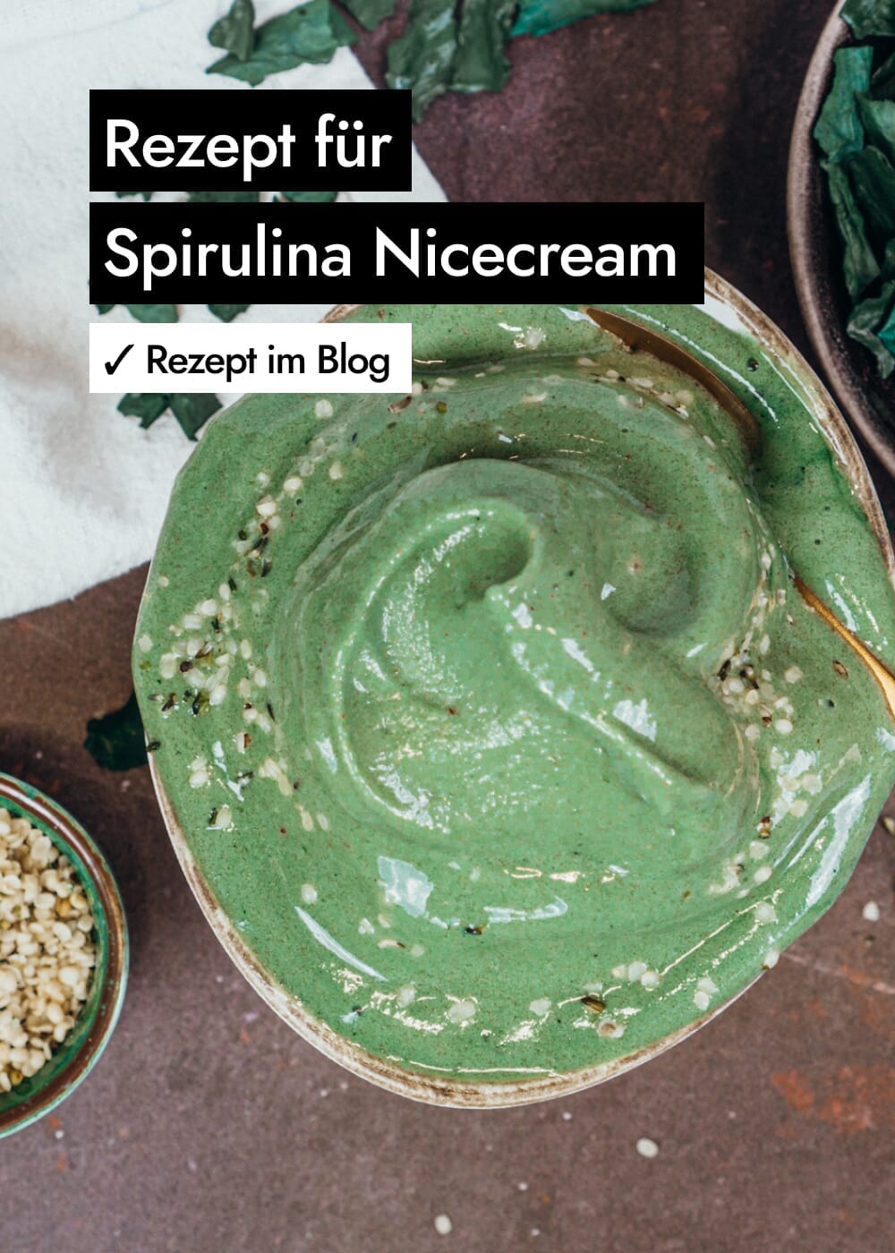 AHO Spirulina Flakes Raw Vegan Granola AHO.BIO GmbH
