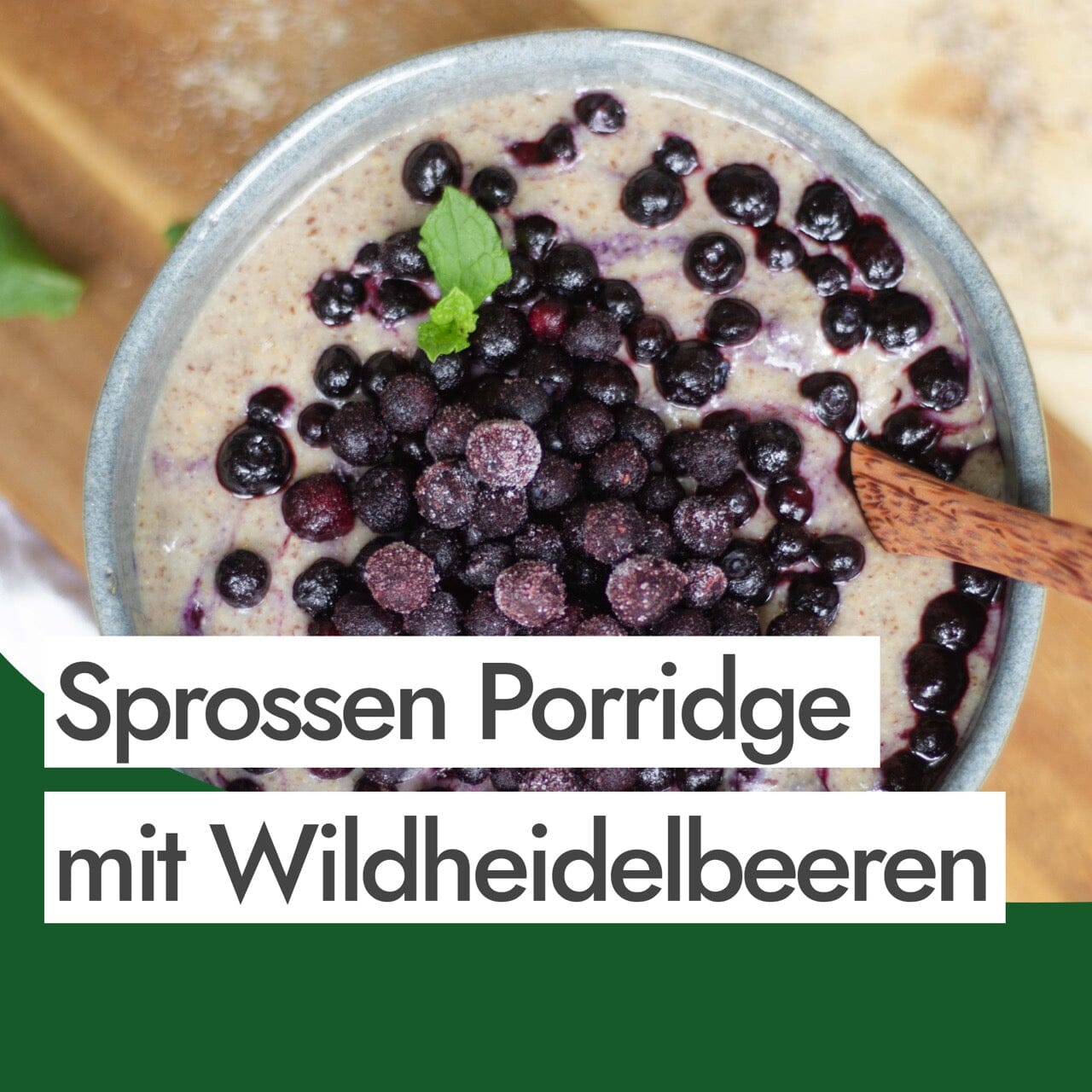 Schnelles Sprossen Porridge mit gefrorenen Heidelbeeren