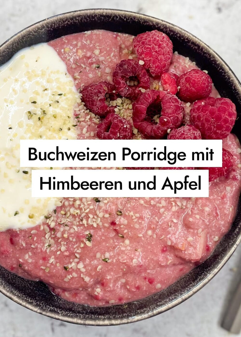 Gekeimtes Buchweizen Porridge mit Himbeeren und Apfel