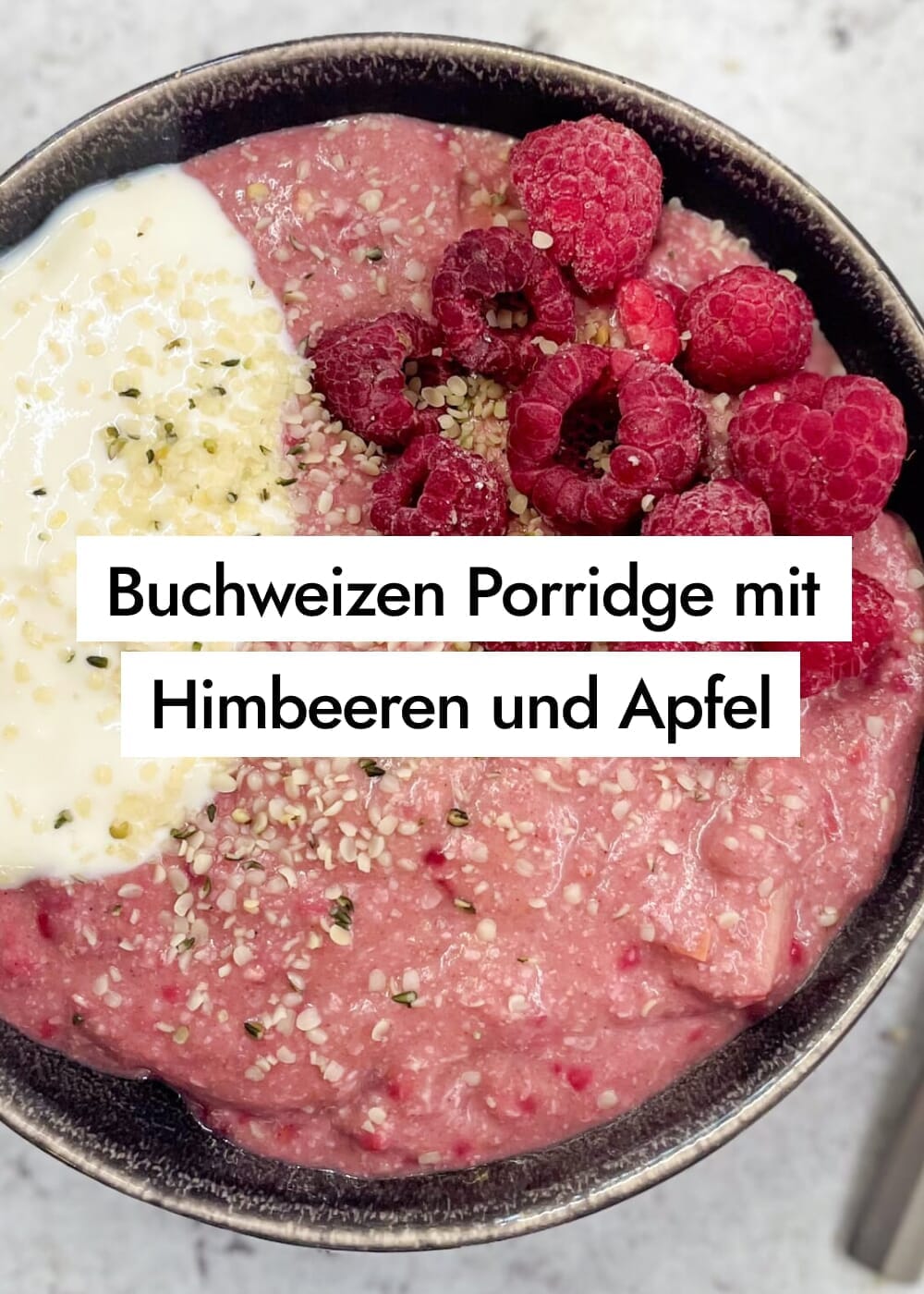 Buchweizen Porridge mit Himbeeren und Apfel
