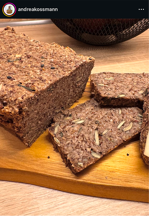 UGC AHO Brotbackmischung gebacken Brett adreakossmann